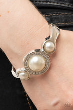 Load image into Gallery viewer, Bracelet
