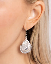 Load image into Gallery viewer, Earrings
