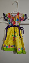 Load image into Gallery viewer, Handmade- Dress Top Towel
