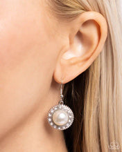 Load image into Gallery viewer, Earrings

